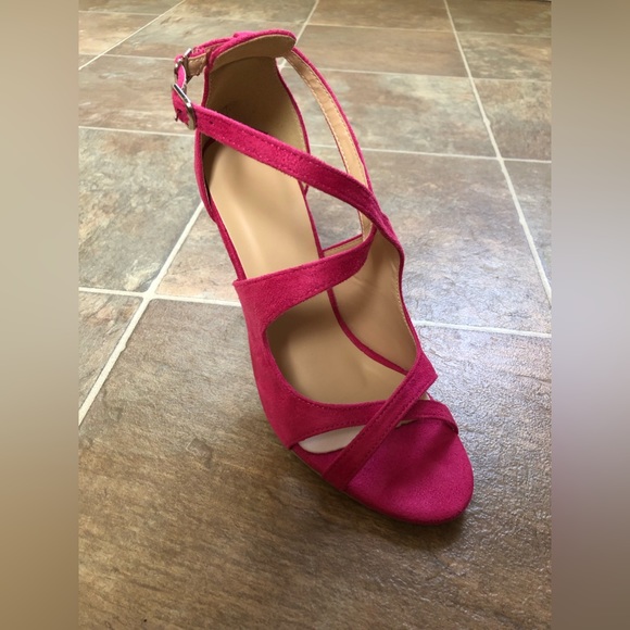 WOMENS CUTE HIGH HEEL SANDALS SIZE: US 8.5 - Picture 8 of 8